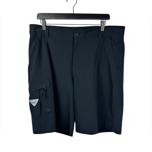 Columbia PFG Mens Deep Waves Fishing Cargo shorts Omni Shield Black Sz 36W x 10L - Picture 1 of 9